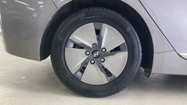 Hyundai IONIQ 1.6 GDi Hybrid Premium 5dr DCT Hybrid Hatchback